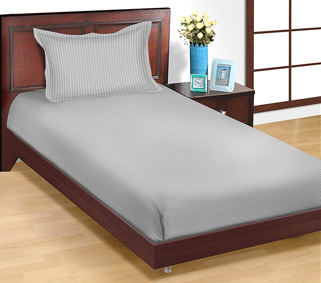 fitted bedsheet