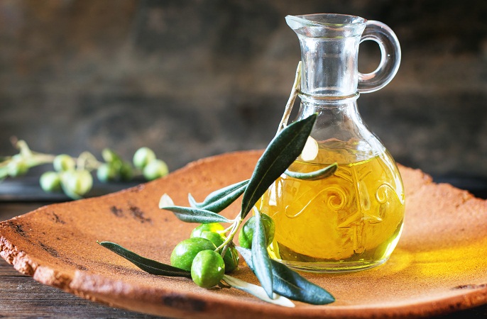 Olive Oil Home Remedies for Dandruff