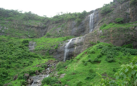 The Tall Pandavkada Falls