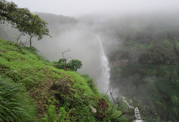 The Stunning Lingmala Falls