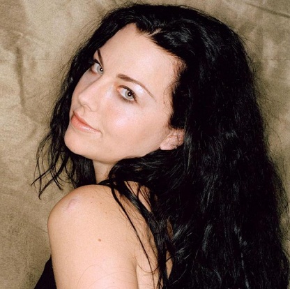 Amy Lee without Makeup