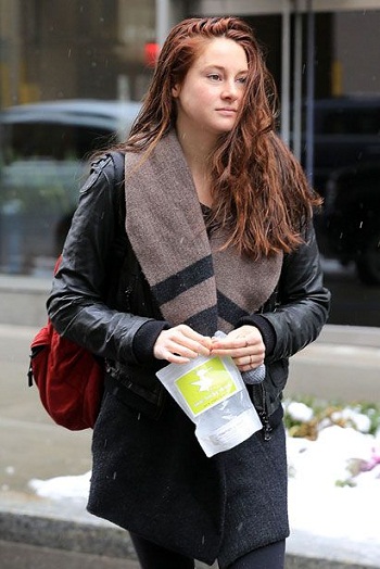 Shailene Woodley without makeup7