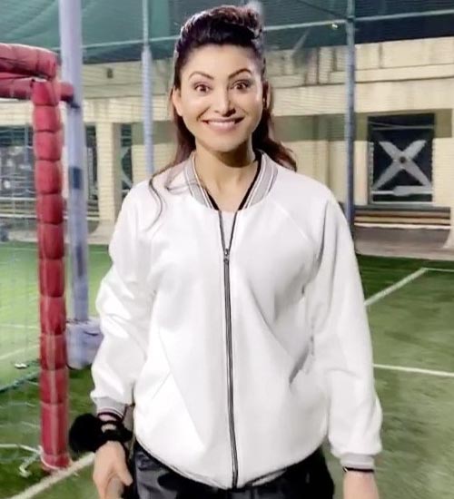 Urvashi Rautela Without Makeup 9