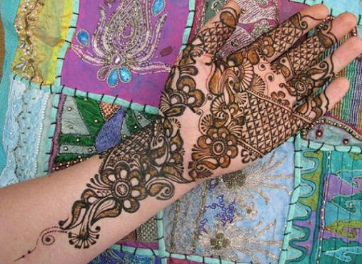 Intricate Arabic Mehndi Design