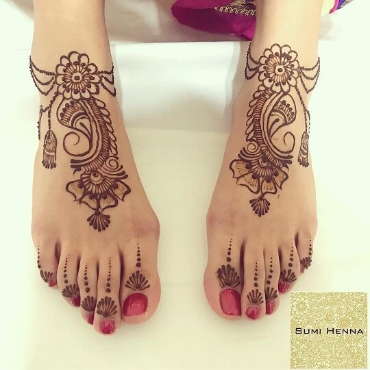 Modern Arabic Feet Design