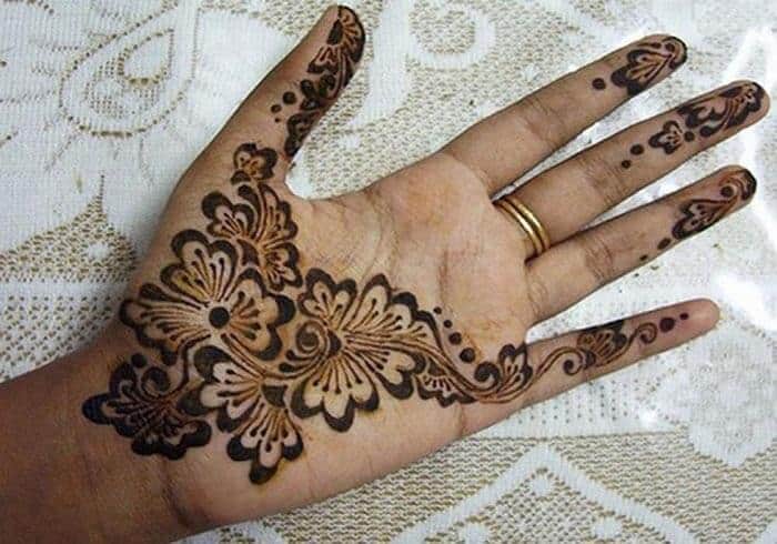 SIMPLE MAHANDI