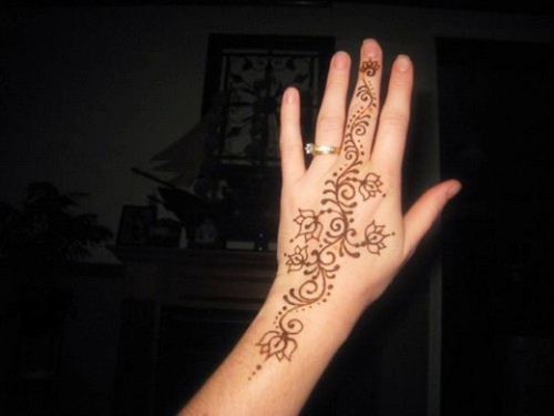 simple mehandi designs for hands