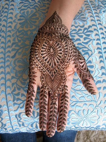 HEAVY MEHNDI DESIGN