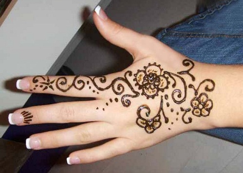 Simple Mehndi Designs for hands