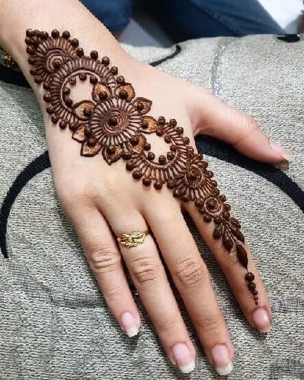 FLOWER MEHNDI DESIGN