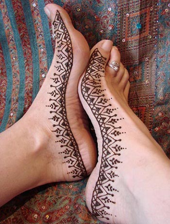 LEG MEHNDI DESIGN