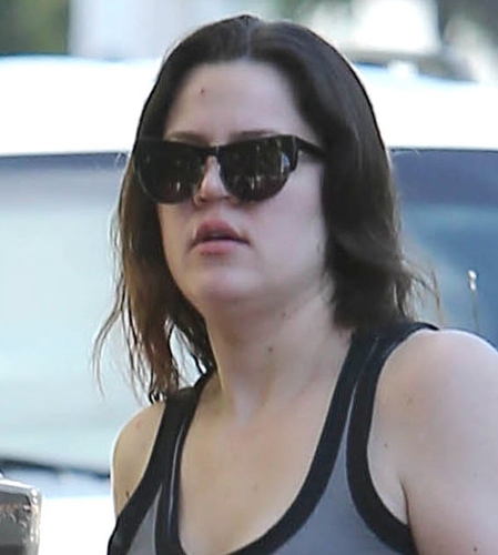 Khloe Kardashian without makeup 2