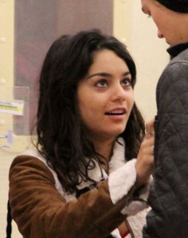 Vanessa Hudgens without Makeup8