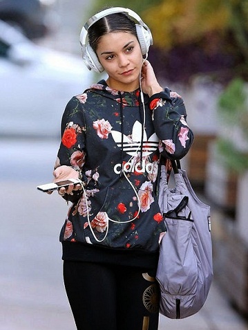 Vanessa Hudgens without Makeup2