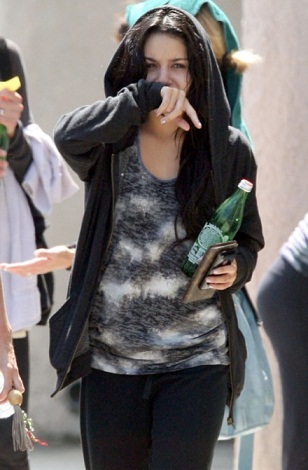 Vanessa-Hudgens-without-Makeup4