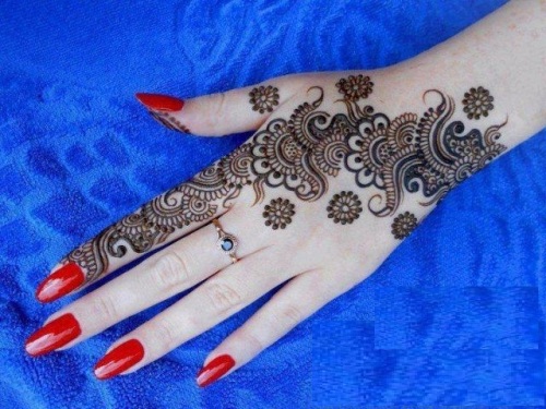 Beautiful Flower Mehndi Design