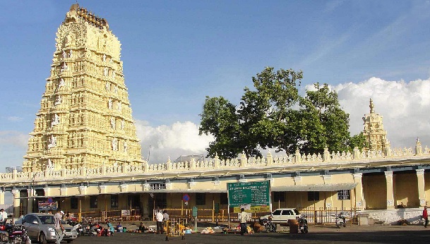 chamundi-hills_mysore-tourist-places