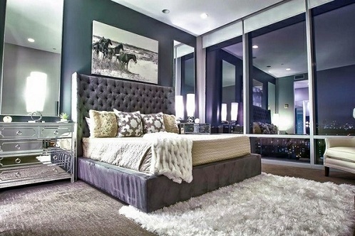 Large Mirror Surface in Bedroom Decoration