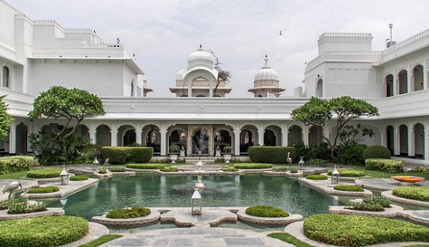 lake-palace_udaipur-tourist-places