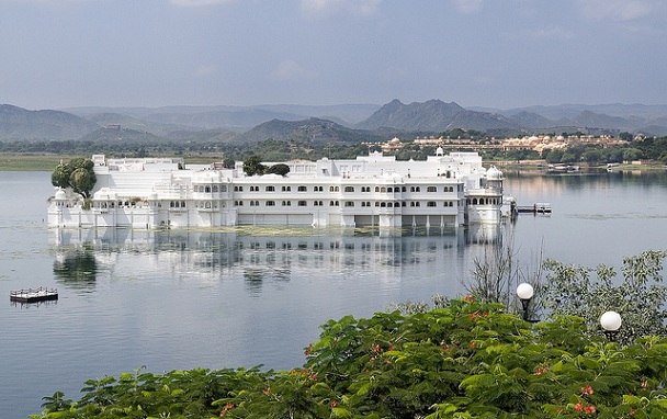 lake-pichola_udaipur-tourist-places