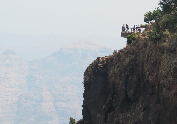 babington-point_mahabaleshwar-tourist-places