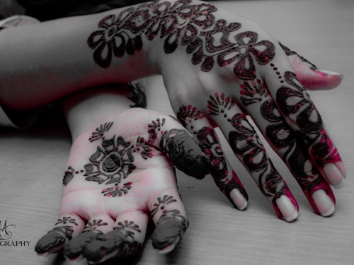 Deep color mehndi design