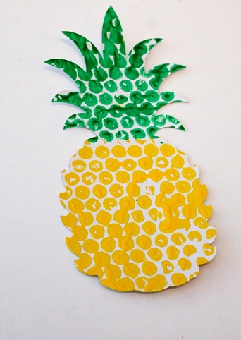 Bubble Wrap Pineapple as a Craft