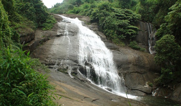 Thusharagiri Falls