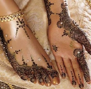 stylish-hand-mehendi-design-by-asha-savla15