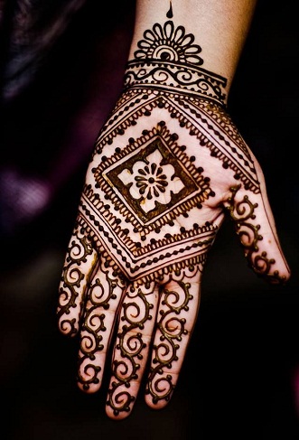 khafif mehendi design