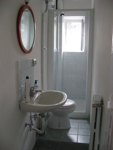 Horizontal Bathroom Design