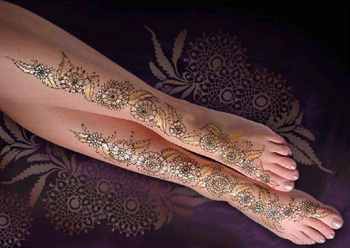 Glittery Leg Mehandi Design