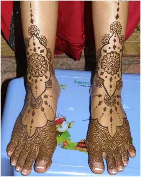 Beautiful Leg Mehndi Design