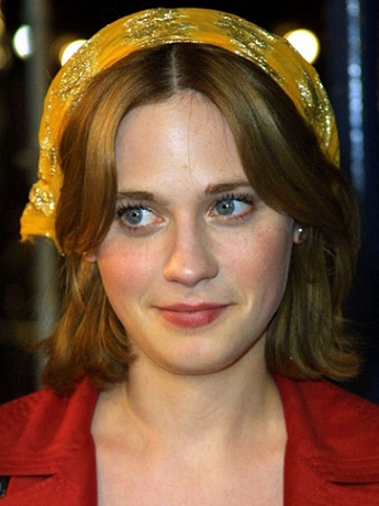 Zooey Deschanel without makeup10