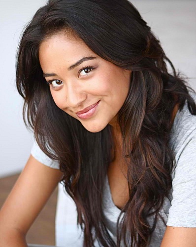 Shay Mitchell Without Makeup 14