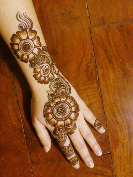 back hand mehendi designs