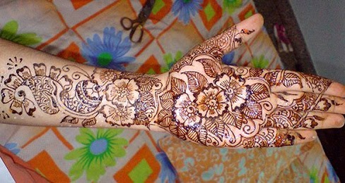 floral-theme-marwari-mehndi-design12