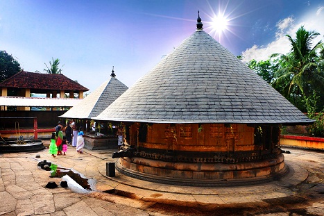 Thirupalkadal Sreekrishnaswamy Temple In Keezhperoor