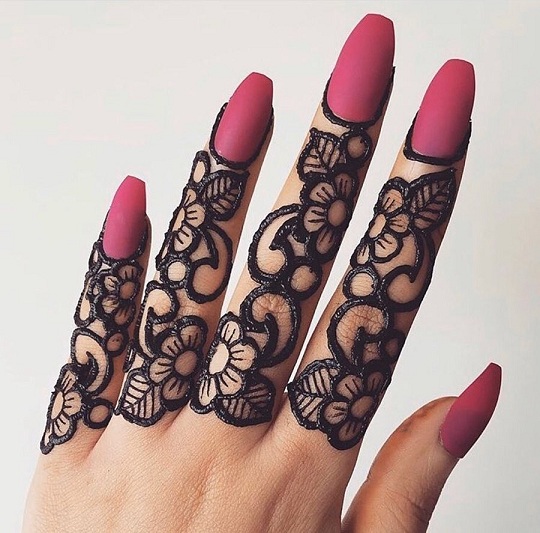 Finger Mehndi Design