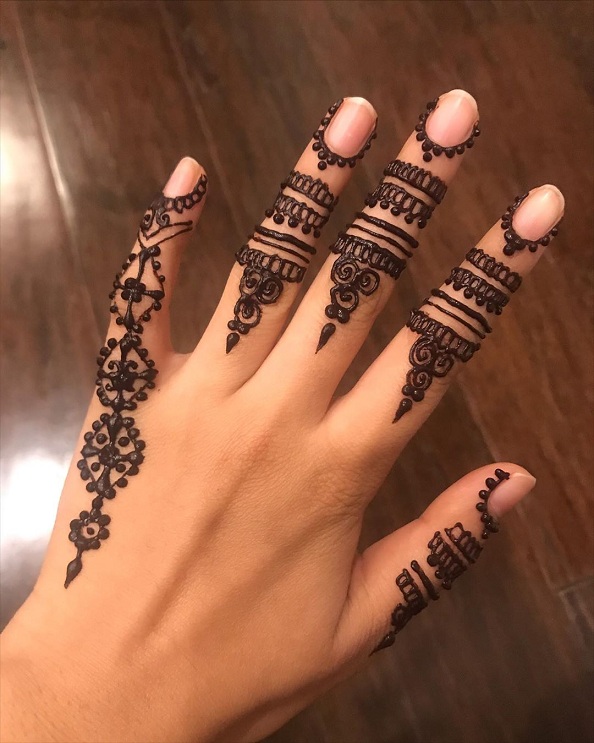 Unique Finger Mehndi Design