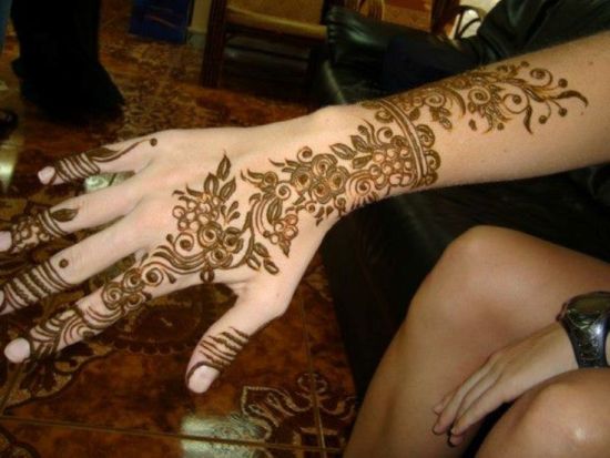 latest punjabi mehndi design