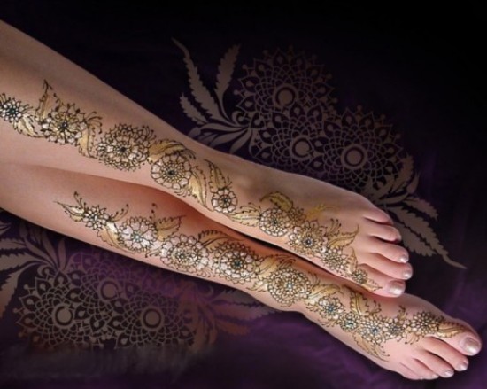 Golden Glitter Girl Mehandi Designs