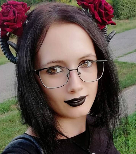 Messy Goth Look