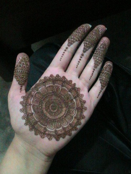 Elaborate Circle Mehndi Designs