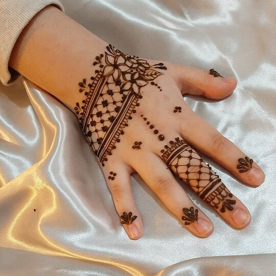 Mehndi Design for Baby Girl