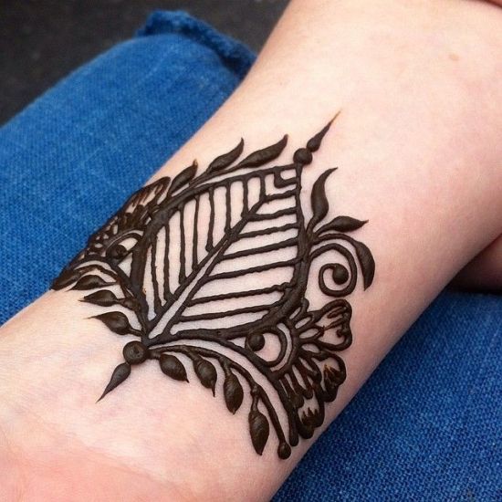 Single Leaf Pakistani Mehndi Designs for Wrist