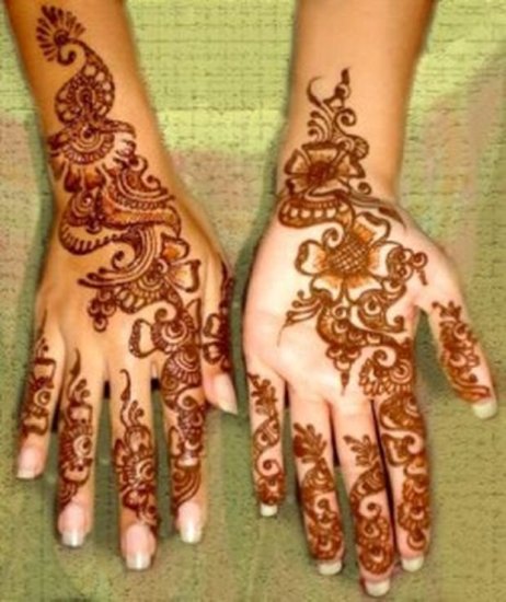 Trendy Pakistani Dark Mehndi Design