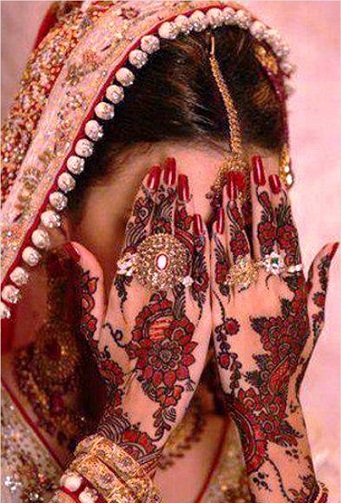 Pakistani Red and Black Mehndi Design