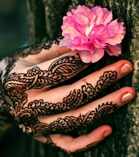 Dark Layered Pakistani Mehndi Design