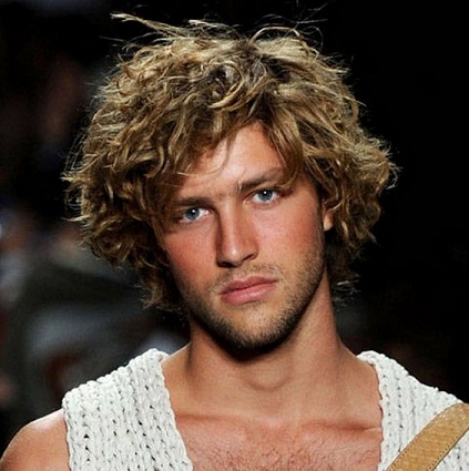 Curly Hairstyles for Men21